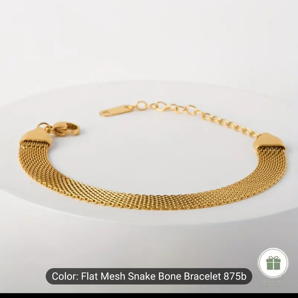 🎊🎊NEW🎊🎊 GORGEOUS!! 18KT GOLD PLATED SS Snake Bone Flat Mesh Bracelet